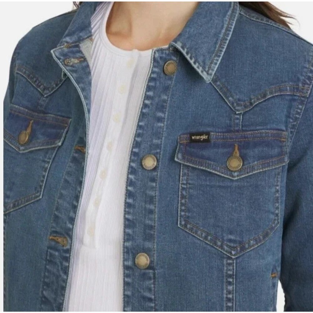 Wrangler Denim Jacket Blue Button Front Trucker Women’s Medium Classic Western - Picture 4 of 5